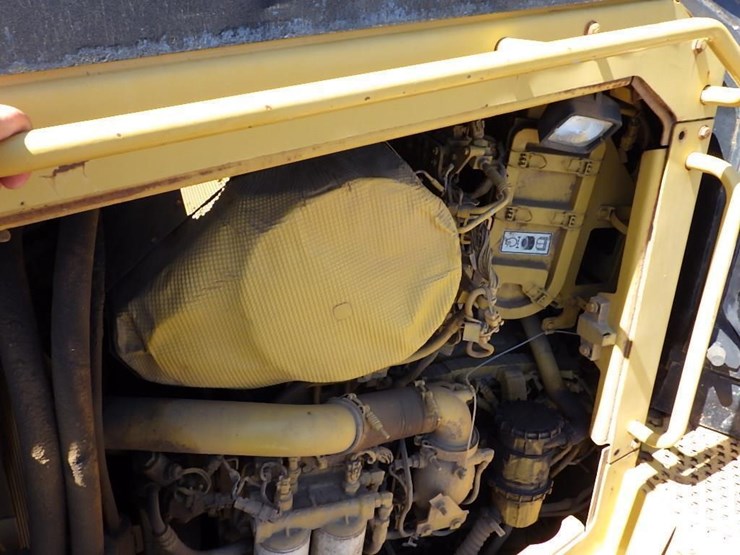 2011-caterpillar-d7e-image-26