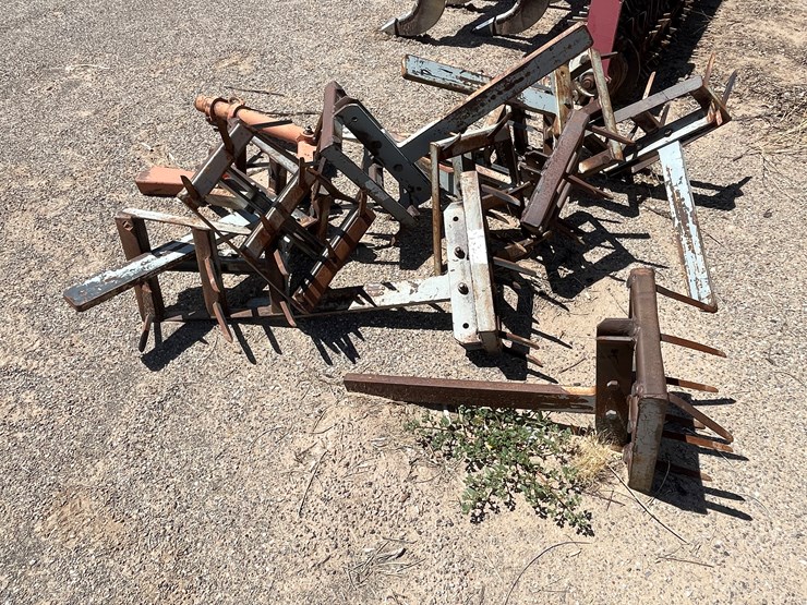 #9114-•-lot-of-spike-tooth-shanks-image-13