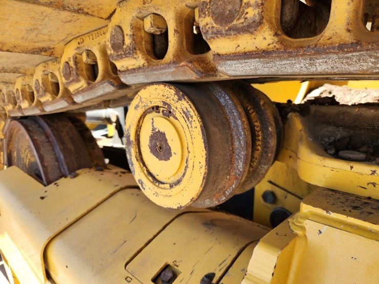 2023-deere-700l-image-11