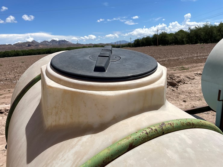 #9126-•-300-gallon-fertilizer-tank-image-9