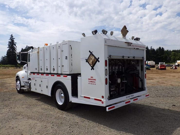 2016-peterbilt-pb337-s/a-fuel-&-lube-truck-image-5