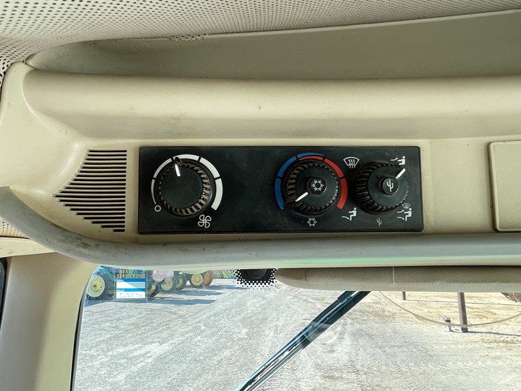 john-deere-7230-premium-image-53