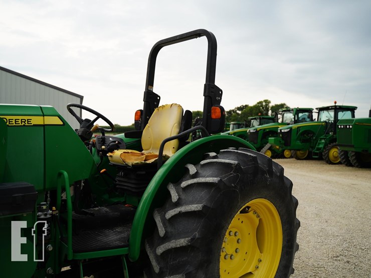 2013-john-deere-5100e-image-10