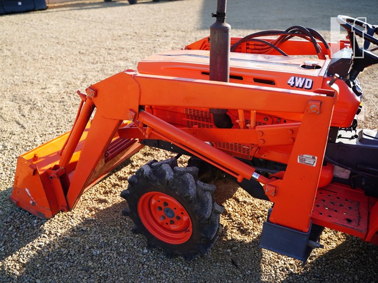 kubota-b8200-image-9
