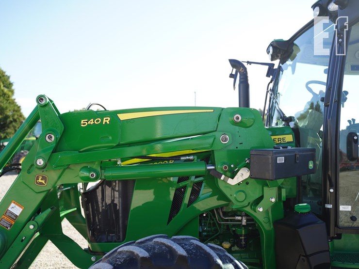 2017-john-deere-5090r-image-11