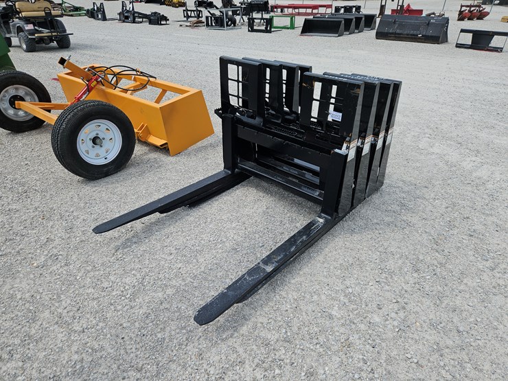 #203155-•-new-wt-pallet-forks-image-1