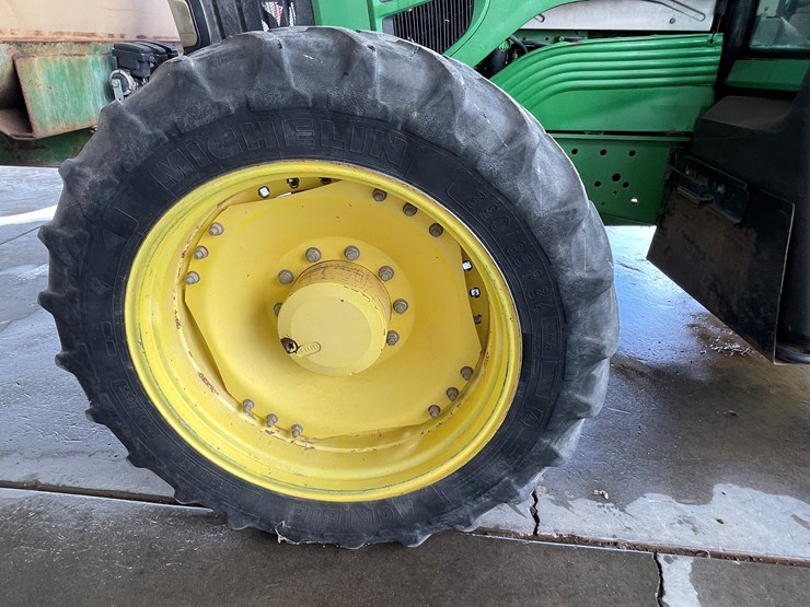 john-deere-7230-premium-image-11