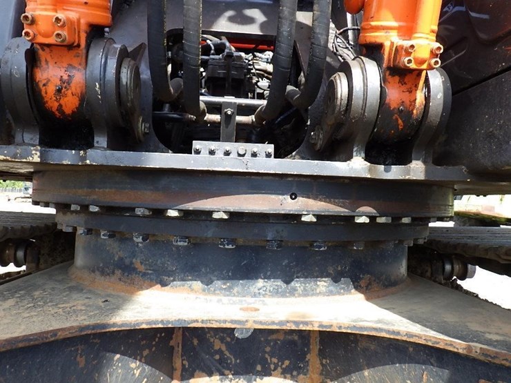2015-hitachi-zx350-lc-5n-image-48