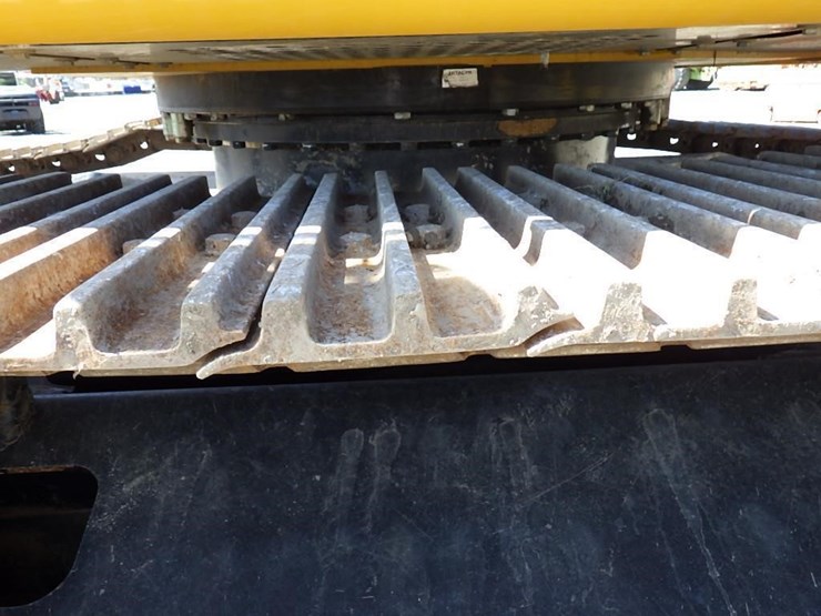 2016-deere-300g-lc-image-50