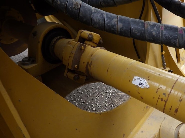 2022-caterpillar-980-image-23