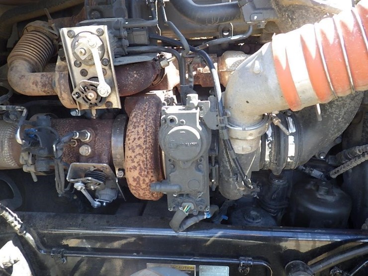 2017-kenworth-t880-image-16
