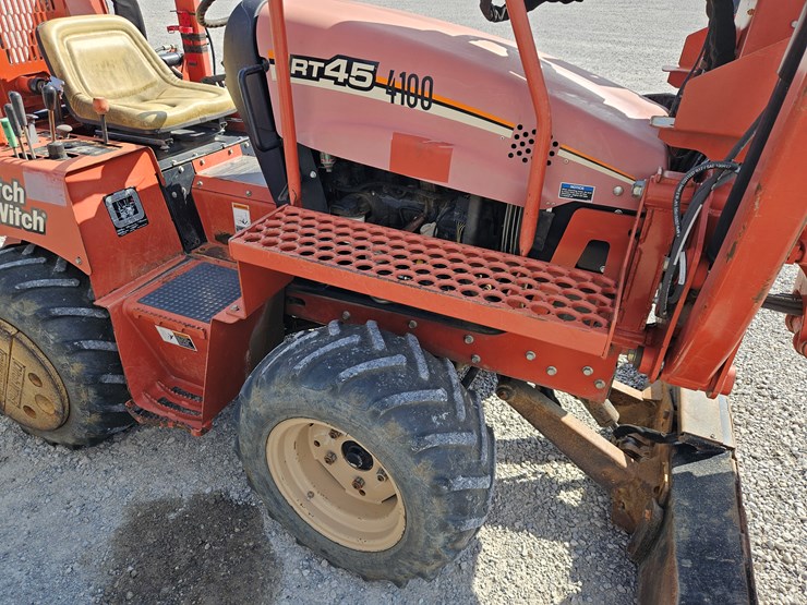 2014-ditch-witch-rt45-image-19