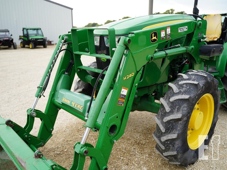 2013-john-deere-5100e-image-15
