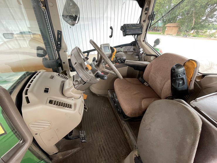 john-deere-7230-premium-image-29