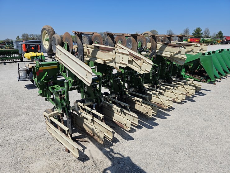 #201600-•-wetherell-2700-cultivator-image-3