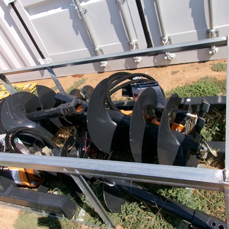 WOLVERINE PH DIGGER W/ 2 AUGER F/ MINI SKID STEER