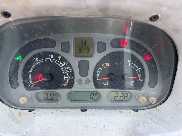 2011-case-ih-farmall-95u-image-13