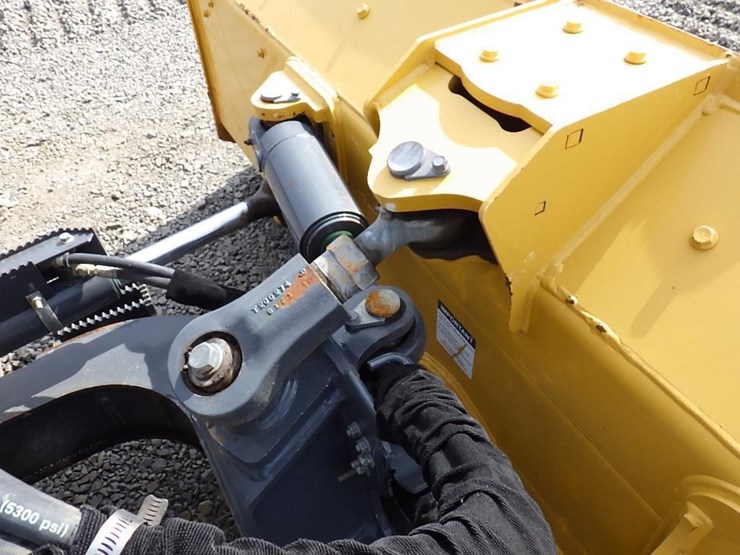 2021-deere-450k-lgp-image-14
