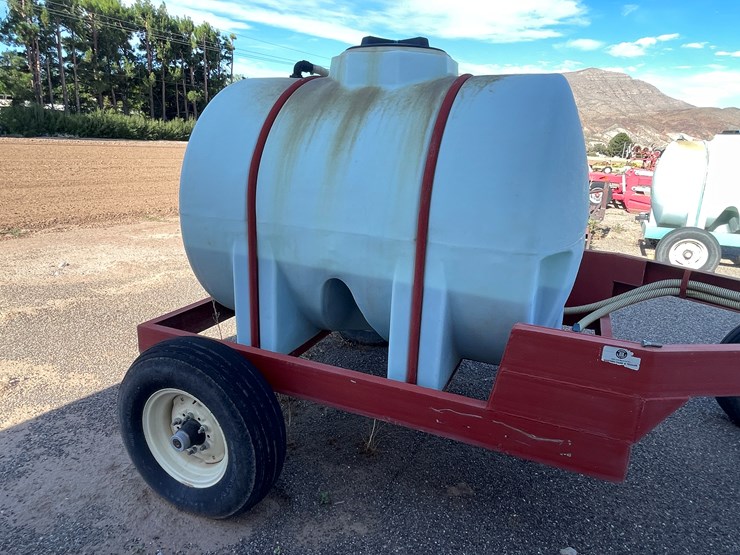 #9020-•-custom-4-row-liquid-fertilizer-applicator-w/pup-tank-image-38