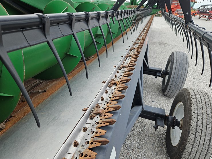 2009-john-deere-635f-image-12