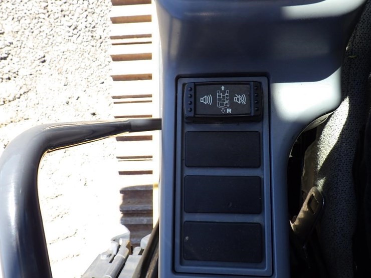 2016-deere-300g-lc-image-37
