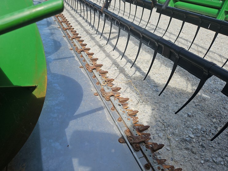 2011-john-deere-630f-image-4