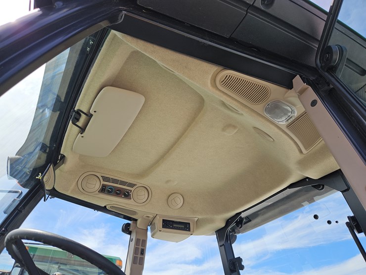2014-john-deere-6115d-image-15