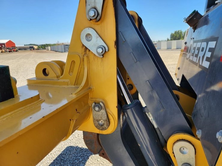 2023-deere-700l-image-25