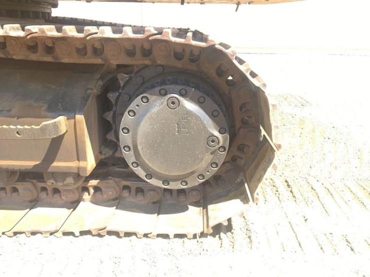 2019-caterpillar-320-image-7