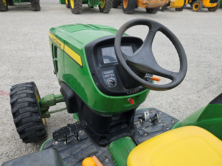 2021-john-deere-4044m-image-13