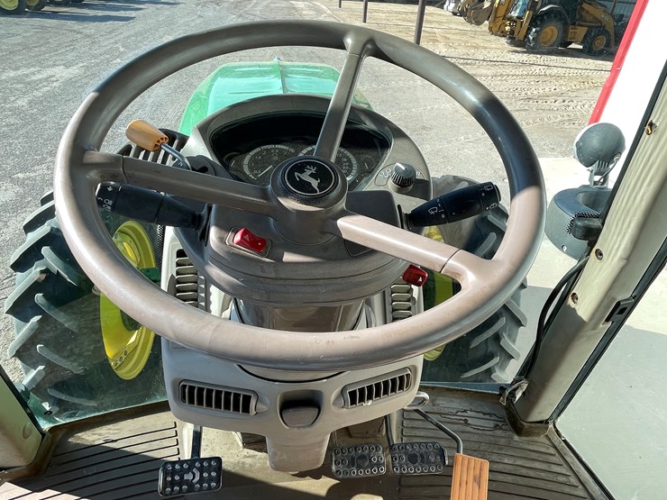 john-deere-7230-premium-image-47