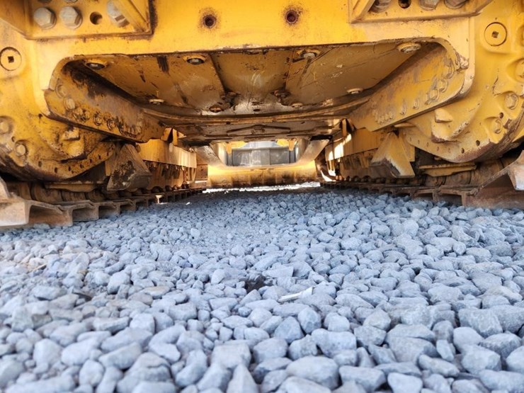 2023-deere-700l-image-47