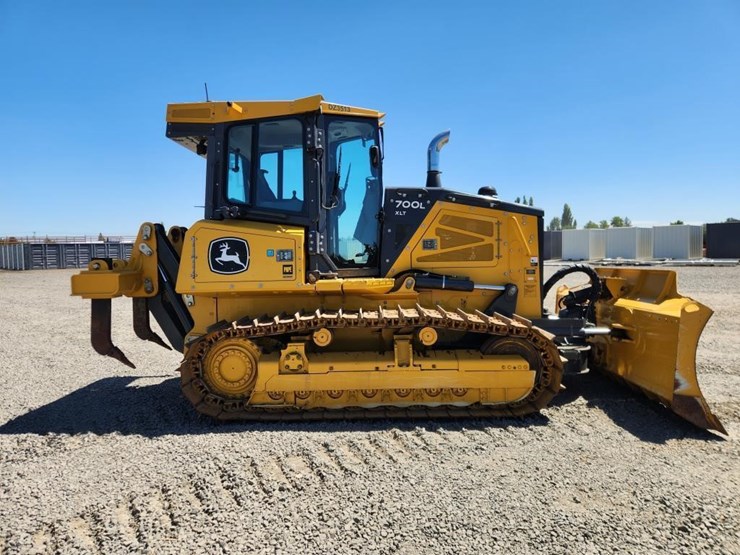 2023-deere-700l-image-4