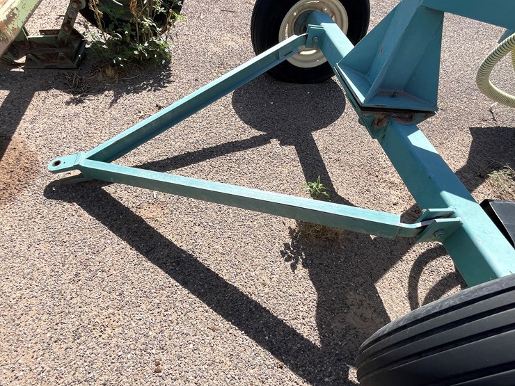 #9021-•-western-tank-liquid-fertilizer-on-4-wheel-wagon-image-14