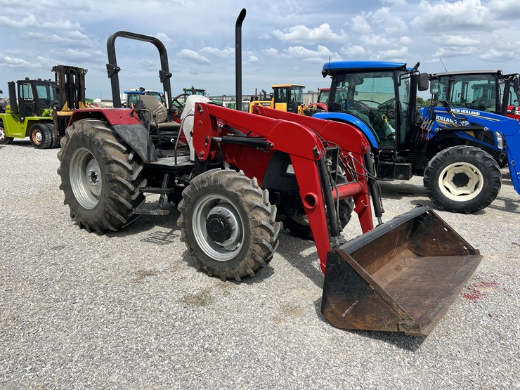 2011-case-ih-farmall-95u-image-1