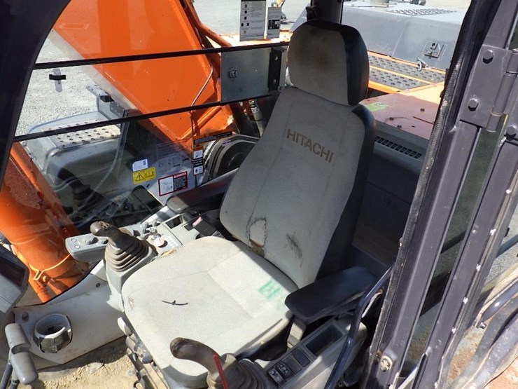 2015-hitachi-zx350-lc-5n-image-35