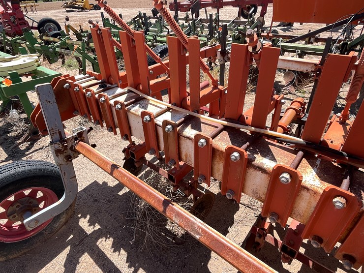 #9101-•-3-pt-field-cultivator,-4-row-custom-w/gallina-units-image-27
