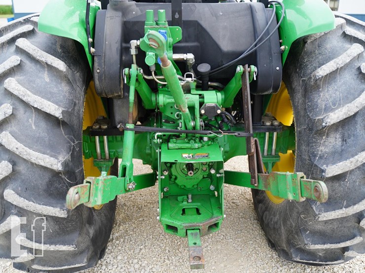 2013-john-deere-5100e-image-32