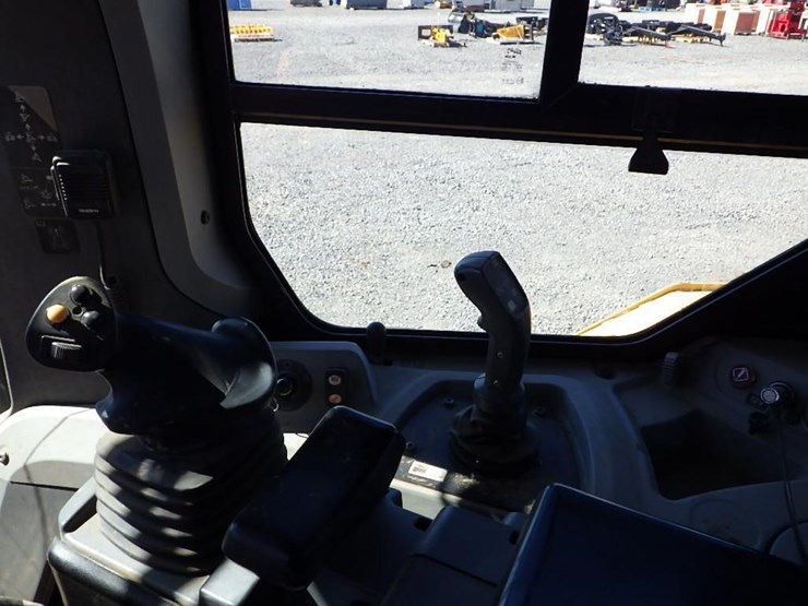 2012-caterpillar-d7e-image-31
