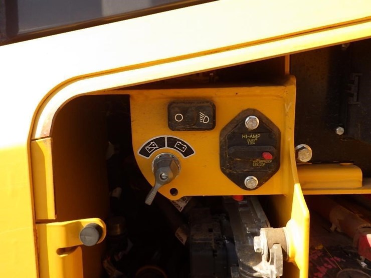 2019-deere-450k-lgp-image-22