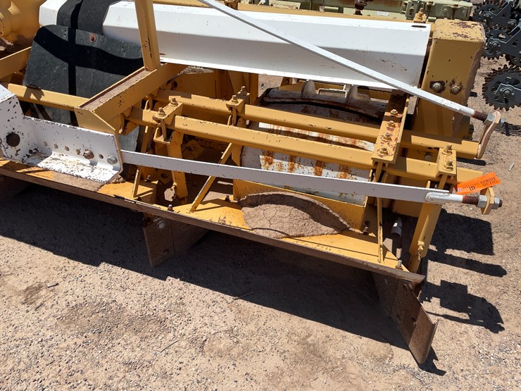 #9038-•-johnson-3-pt,-4-row-bed-shaper-image-19