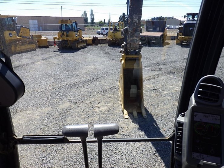 2016-deere-300g-lc-image-42