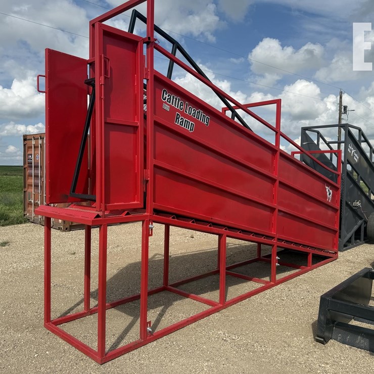 2025 INDUSTRIAS AMERICA CATTLE LOADING CHUTE