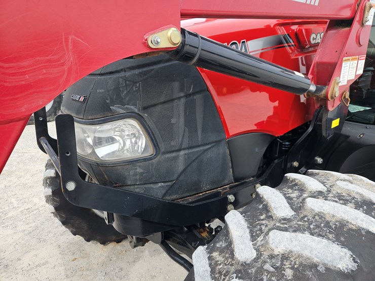 2015-case-ih-farmall-140a-image-7