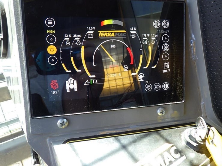 2021-terramac-rt14r-image-21