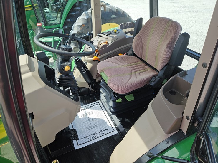 2014-john-deere-6115d-image-16