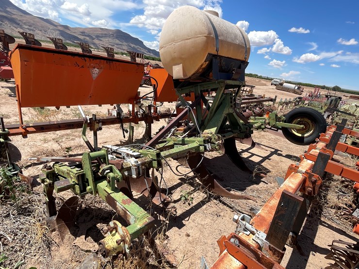 #9102-•-custom-3-pt-chisel-tillage-unit-with-poly-drum-image-28
