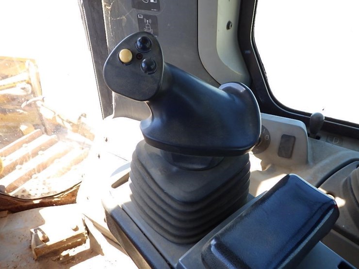 2011-caterpillar-d7e-image-34