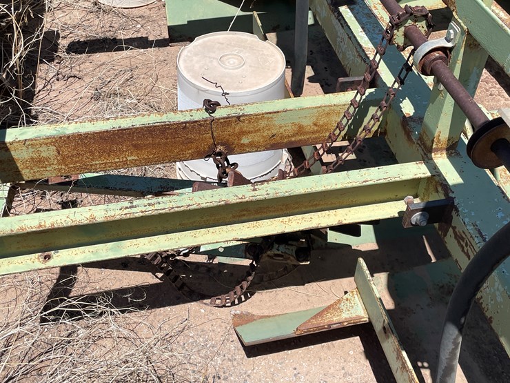 #9044-•-darbyshire-3-pt,-4-unit-bedding-unit-w/8-row-seed-units-image-32