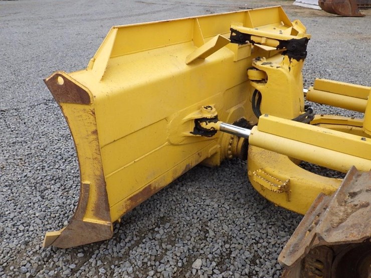 komatsu-d61ex-24-image-15